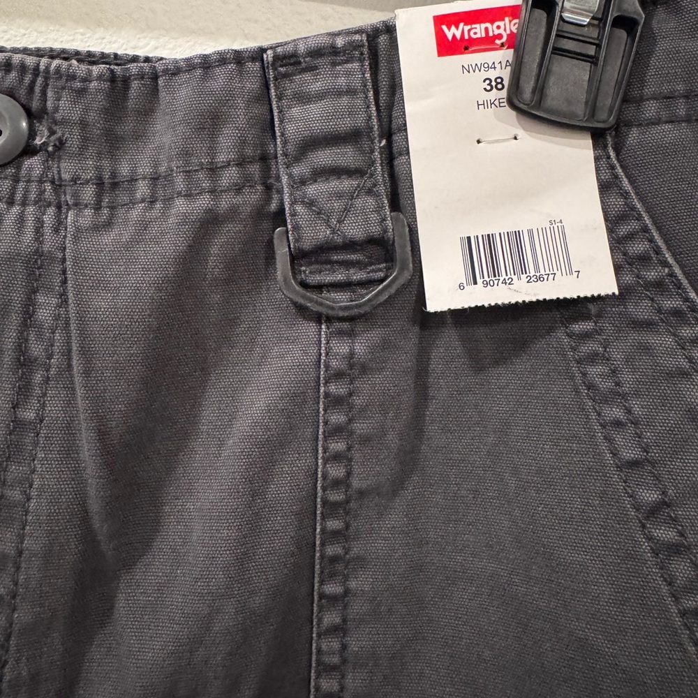 Men’s Wrangler Denim Shorts - Picture 2 of 4